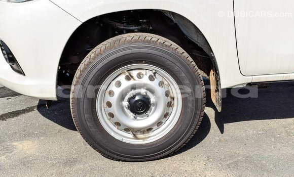 Acheter Import Voiture Toyota Hilux Blanc à Import - Dubai, Comté de Bomi Acheter Import Voiture Toyota Hilux Blanc à Import - Dubai, Comté de Bomi