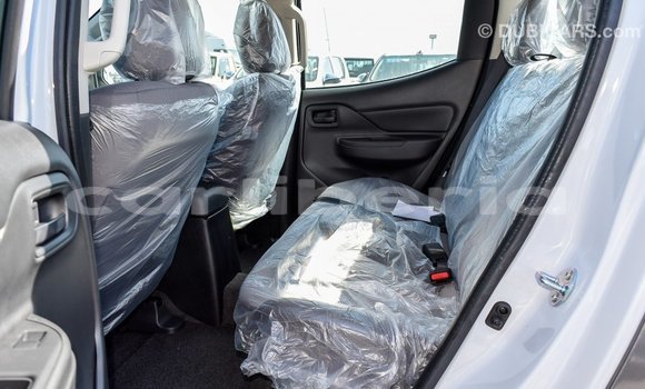 Acheter Import Voiture Mitsubishi L200 Blanc à Import - Dubai, Comté de Bomi Acheter Import Voiture Mitsubishi L200 Blanc à Import - Dubai, Comté de Bomi