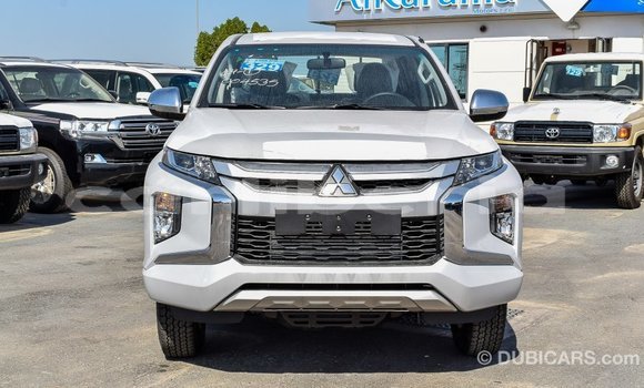 Acheter Import Voiture Mitsubishi L200 Blanc à Import - Dubai, Comté de Bomi Acheter Import Voiture Mitsubishi L200 Blanc à Import - Dubai, Comté de Bomi