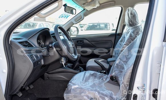 Acheter Import Voiture Mitsubishi L200 Blanc à Import - Dubai, Comté de Bomi Acheter Import Voiture Mitsubishi L200 Blanc à Import - Dubai, Comté de Bomi