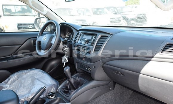 Acheter Import Voiture Mitsubishi L200 Blanc à Import - Dubai, Comté de Bomi Acheter Import Voiture Mitsubishi L200 Blanc à Import - Dubai, Comté de Bomi