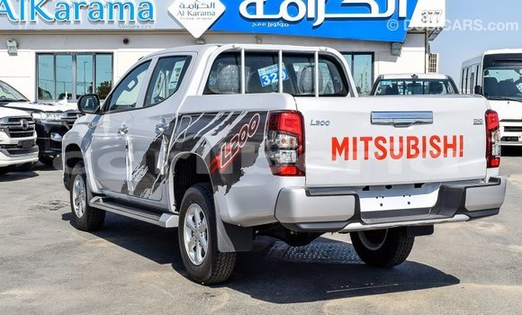 Acheter Import Voiture Mitsubishi L200 Blanc à Import - Dubai, Comté de Bomi Acheter Import Voiture Mitsubishi L200 Blanc à Import - Dubai, Comté de Bomi
