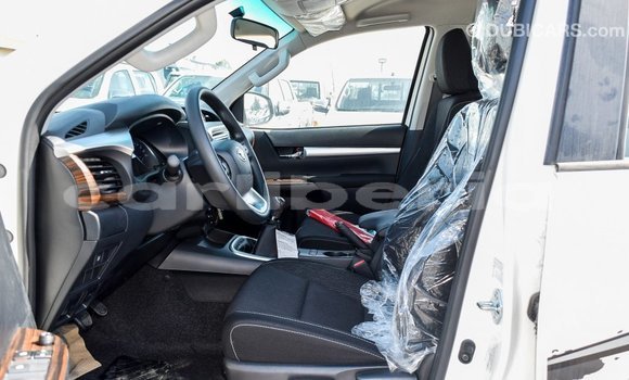 Acheter Import Voiture Toyota Hilux Blanc à Import - Dubai, Comté de Bomi Acheter Import Voiture Toyota Hilux Blanc à Import - Dubai, Comté de Bomi