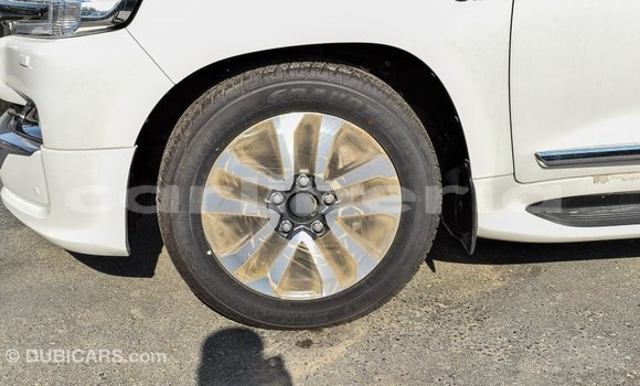 Acheter Import Voiture Toyota Land Cruiser Blanc à Import - Dubai, Comté de Bomi Acheter Import Voiture Toyota Land Cruiser Blanc à Import - Dubai, Comté de Bomi