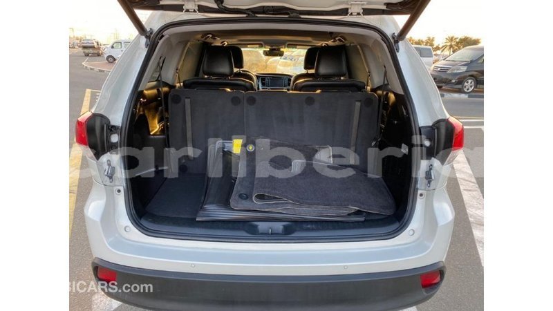 Big with watermark toyota highlander bomi county import dubai 2307