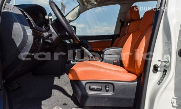 Acheter Import Voiture Toyota Land Cruiser Blanc à Import - Dubai, Comté de Bomi Acheter Import Voiture Toyota Land Cruiser Blanc à Import - Dubai, Comté de Bomi