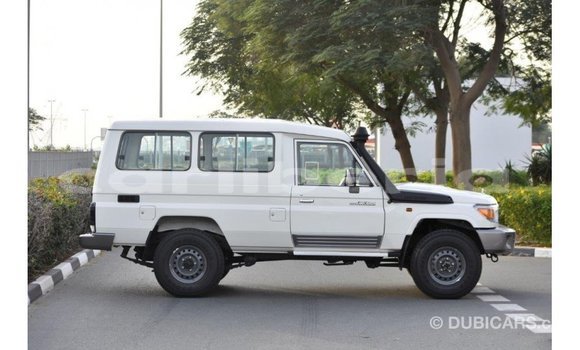 Buy Import Toyota Land Cruiser White Car in Import - Dubai in Bomi County Buy Import Toyota Land Cruiser White Car in Import - Dubai in Bomi County