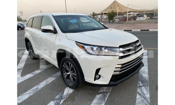 Buy Import Toyota Highlander White Car in Import - Dubai in Bomi County Buy Import Toyota Highlander White Car in Import - Dubai in Bomi County