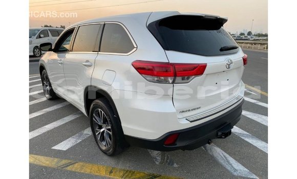 Buy Import Toyota Highlander White Car in Import - Dubai in Bomi County Buy Import Toyota Highlander White Car in Import - Dubai in Bomi County