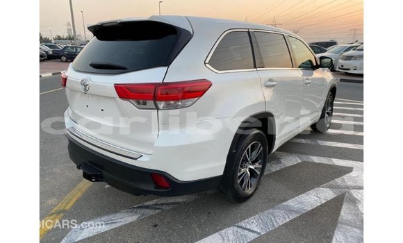Buy Import Toyota Highlander White Car in Import - Dubai in Bomi County Buy Import Toyota Highlander White Car in Import - Dubai in Bomi County