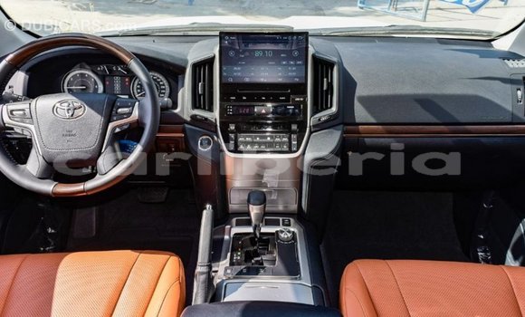 Acheter Import Voiture Toyota Land Cruiser Blanc à Import - Dubai, Comté de Bomi Acheter Import Voiture Toyota Land Cruiser Blanc à Import - Dubai, Comté de Bomi