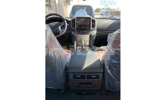 Buy Import Toyota Land Cruiser White Car in Import - Dubai in Bomi County Buy Import Toyota Land Cruiser White Car in Import - Dubai in Bomi County