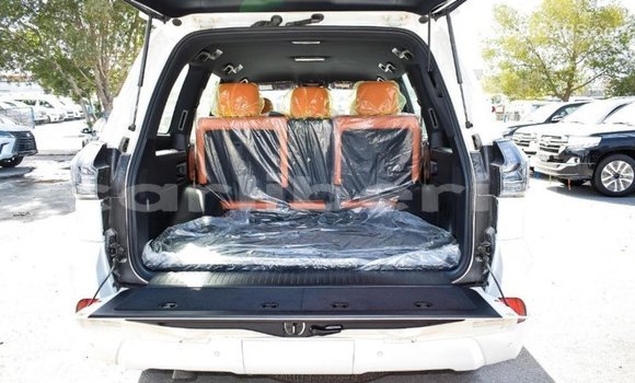 Acheter Import Voiture Lexus LX Blanc à Import - Dubai, Comté de Bomi Acheter Import Voiture Lexus LX Blanc à Import - Dubai, Comté de Bomi