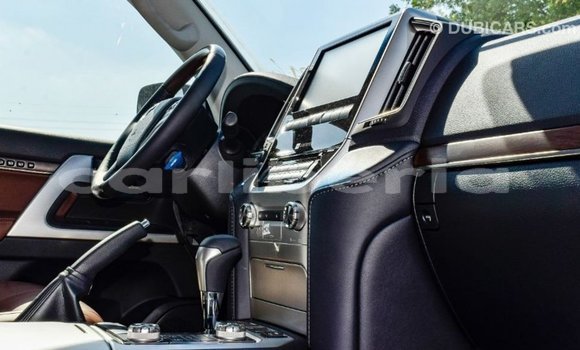 Acheter Import Voiture Toyota Land Cruiser Noir à Import - Dubai, Comté de Bomi Acheter Import Voiture Toyota Land Cruiser Noir à Import - Dubai, Comté de Bomi