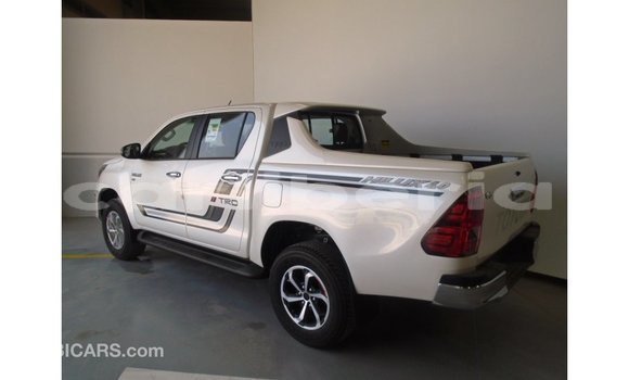 Acheter Import Voiture Toyota Hilux Blanc à Import - Dubai, Comté de Bomi Acheter Import Voiture Toyota Hilux Blanc à Import - Dubai, Comté de Bomi