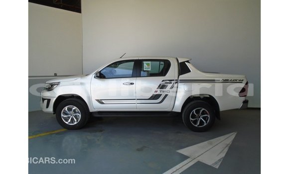 Acheter Import Voiture Toyota Hilux Blanc à Import - Dubai, Comté de Bomi Acheter Import Voiture Toyota Hilux Blanc à Import - Dubai, Comté de Bomi