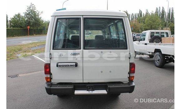 Buy Import Toyota Land Cruiser White Car in Import - Dubai in Bomi County Buy Import Toyota Land Cruiser White Car in Import - Dubai in Bomi County
