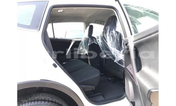 Buy Import Toyota HiAce White Truck in Import - Dubai in Bomi County Buy Import Toyota HiAce White Truck in Import - Dubai in Bomi County
