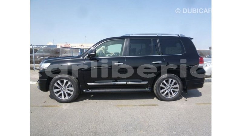 Big with watermark toyota land cruiser bomi county import dubai 2486