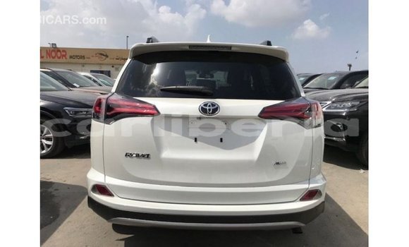 Buy Import Toyota HiAce White Truck in Import - Dubai in Bomi County Buy Import Toyota HiAce White Truck in Import - Dubai in Bomi County
