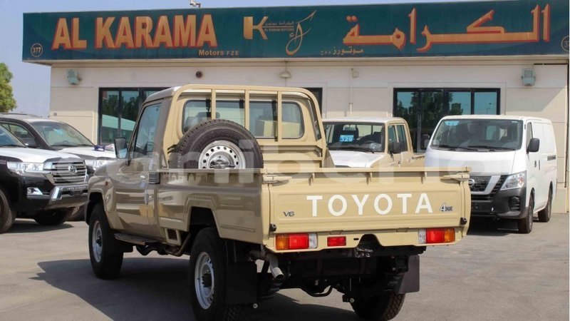 Big with watermark toyota land cruiser bomi county import dubai 2509