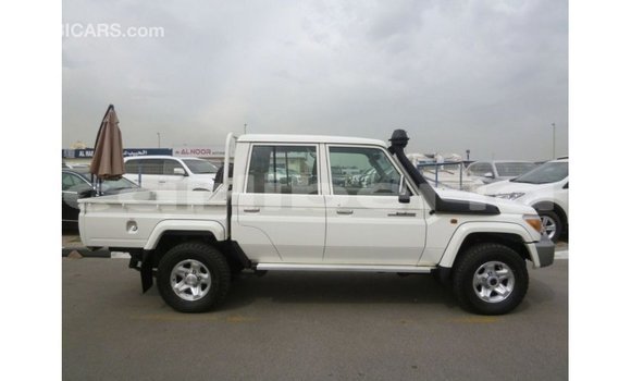 Buy Import Toyota Land Cruiser White Car in Import - Dubai in Bomi County Buy Import Toyota Land Cruiser White Car in Import - Dubai in Bomi County