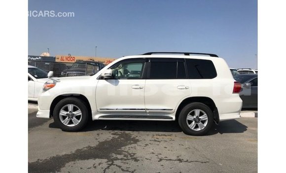 Buy Import Toyota Land Cruiser White Car in Import - Dubai in Bomi County Buy Import Toyota Land Cruiser White Car in Import - Dubai in Bomi County