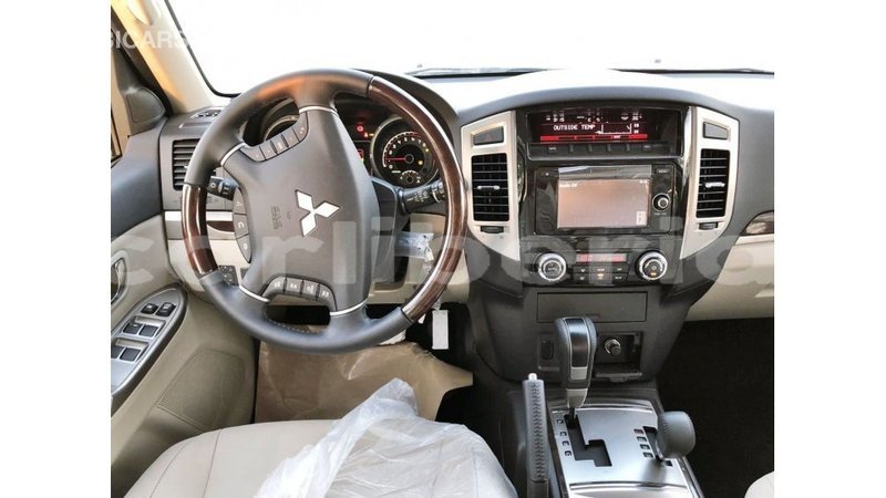 Big with watermark mitsubishi pajero bomi county import dubai 2539