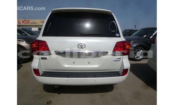 Buy Import Toyota Land Cruiser White Car in Import - Dubai in Bomi County Buy Import Toyota Land Cruiser White Car in Import - Dubai in Bomi County