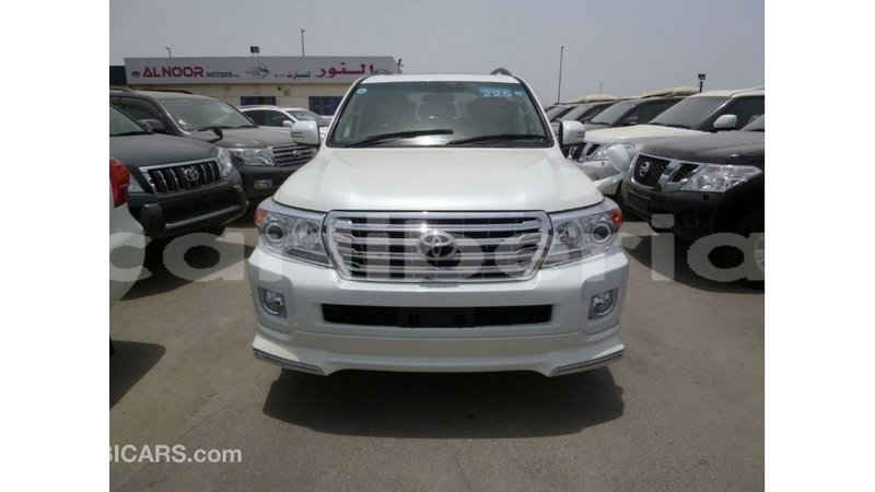 Big with watermark toyota land cruiser bomi county import dubai 2558