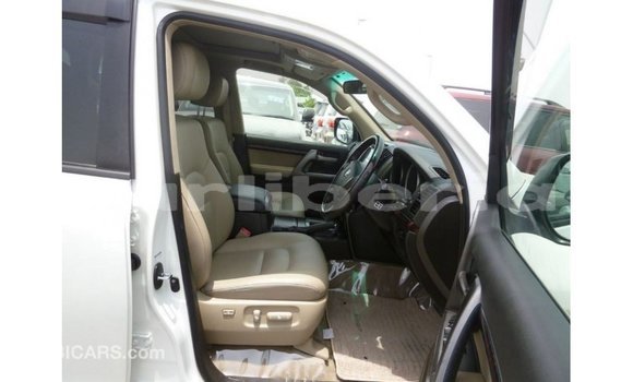 Buy Import Toyota Land Cruiser White Car in Import - Dubai in Bomi County Buy Import Toyota Land Cruiser White Car in Import - Dubai in Bomi County