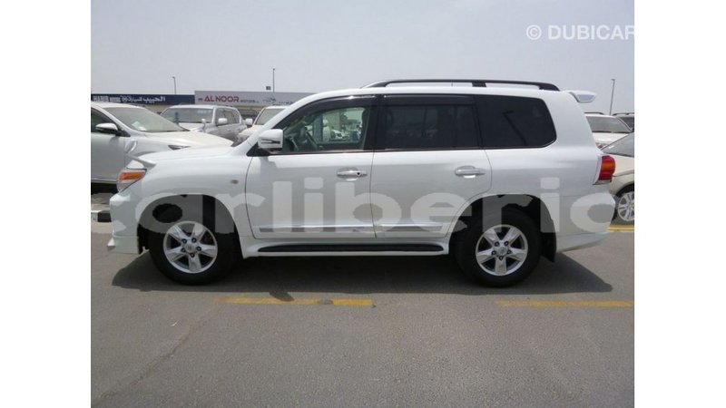 Big with watermark toyota land cruiser bomi county import dubai 2558