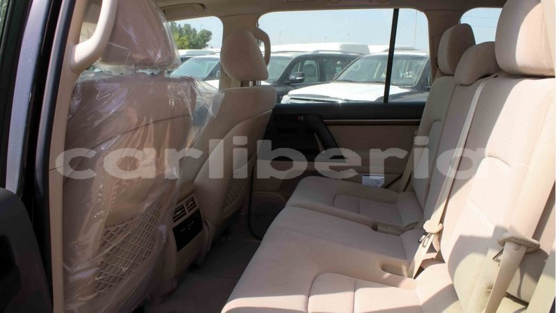 Big with watermark toyota land cruiser bomi county import dubai 2562
