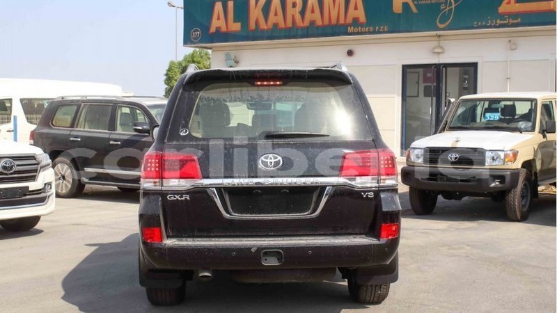Big with watermark toyota land cruiser bomi county import dubai 2562