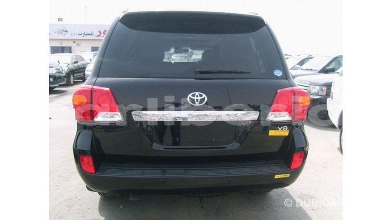Big with watermark toyota land cruiser bomi county import dubai 2569
