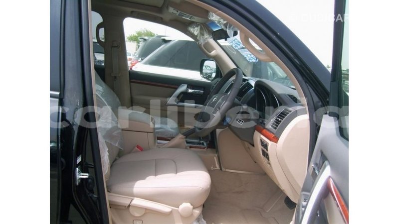 Big with watermark toyota land cruiser bomi county import dubai 2569