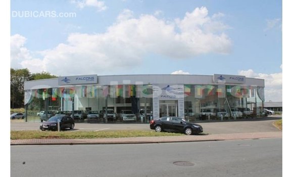 Buy Import Toyota Hilux White Car in Import - Dubai in Bomi County Buy Import Toyota Hilux White Car in Import - Dubai in Bomi County