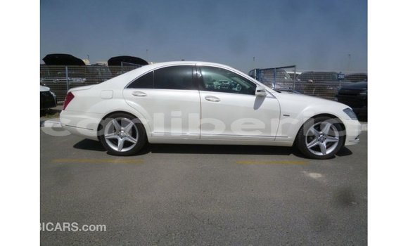 Buy Import Mercedes-Benz 190 White Car in Import - Dubai in Bomi County Buy Import Mercedes-Benz 190 White Car in Import - Dubai in Bomi County
