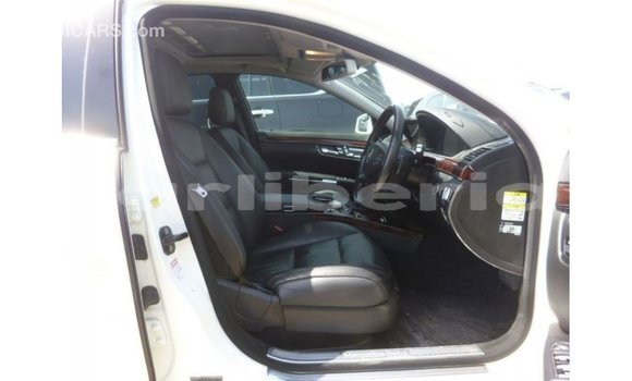 Buy Import Mercedes-Benz 190 White Car in Import - Dubai in Bomi County Buy Import Mercedes-Benz 190 White Car in Import - Dubai in Bomi County