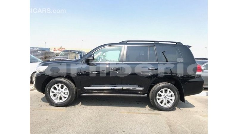 Big with watermark toyota land cruiser bomi county import dubai 2602