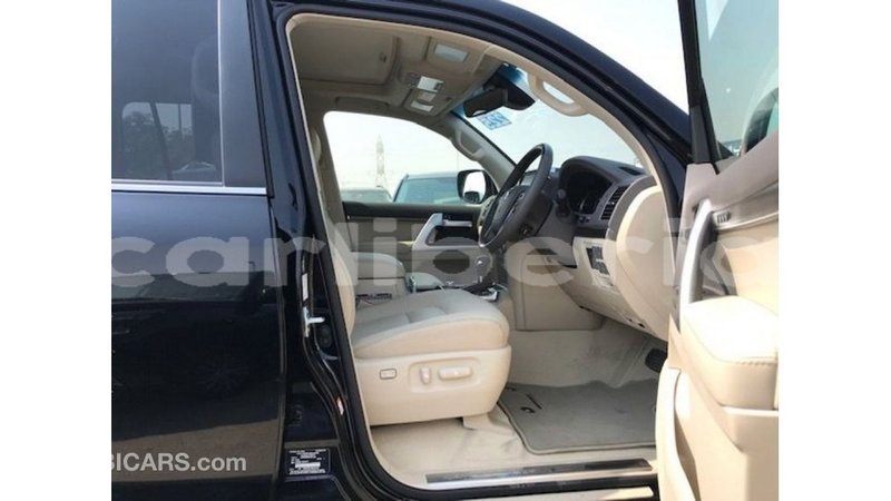 Big with watermark toyota land cruiser bomi county import dubai 2602