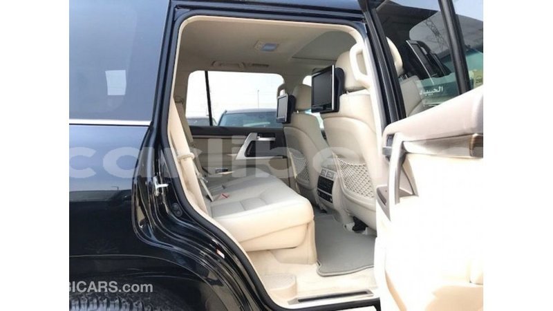 Big with watermark toyota land cruiser bomi county import dubai 2602