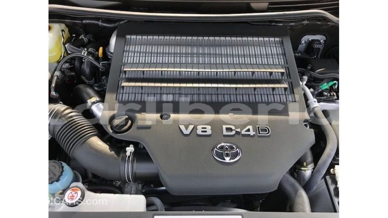 Big with watermark toyota land cruiser bomi county import dubai 2602