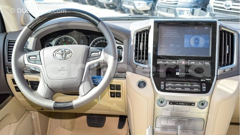 Big with watermark toyota land cruiser bomi county import dubai 2618