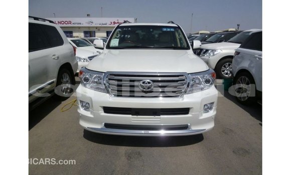 Buy Import Toyota Land Cruiser White Car in Import - Dubai in Bomi County Buy Import Toyota Land Cruiser White Car in Import - Dubai in Bomi County