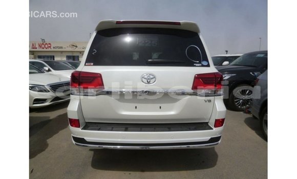 Buy Import Toyota Land Cruiser White Car in Import - Dubai in Bomi County Buy Import Toyota Land Cruiser White Car in Import - Dubai in Bomi County