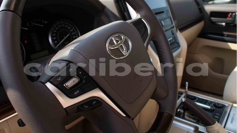 Big with watermark toyota land cruiser bomi county import dubai 2631