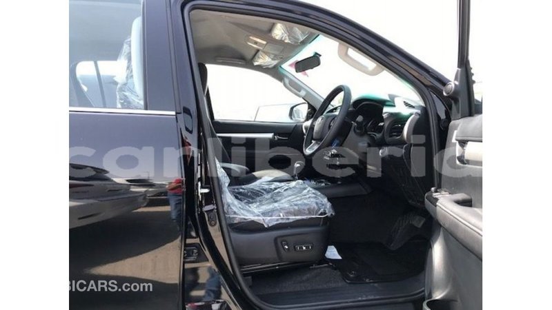 Big with watermark toyota hilux bomi county import dubai 2641