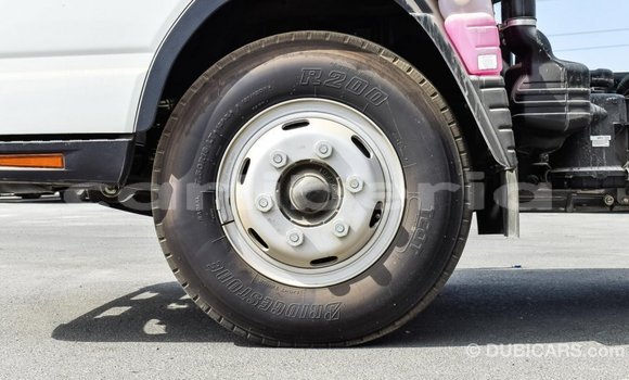 Buy Import Mitsubishi Carisma White Car in Import - Dubai in Bomi County