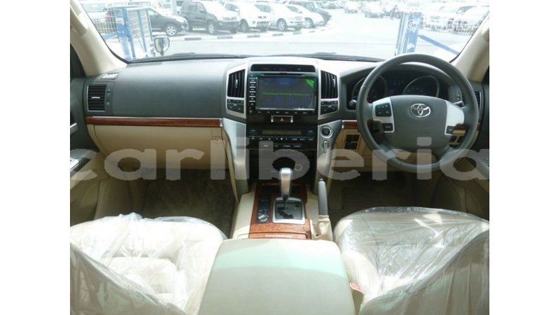 Big with watermark toyota land cruiser bomi county import dubai 2644
